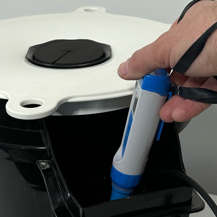 Controlling the parameters of your nutrient solution using an ORP meter.